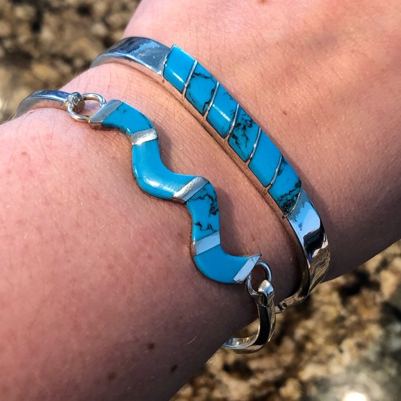 ✨ 💕Beautiful set of Bangle Bracelets!! 💕✨ - Picture 3 of 12